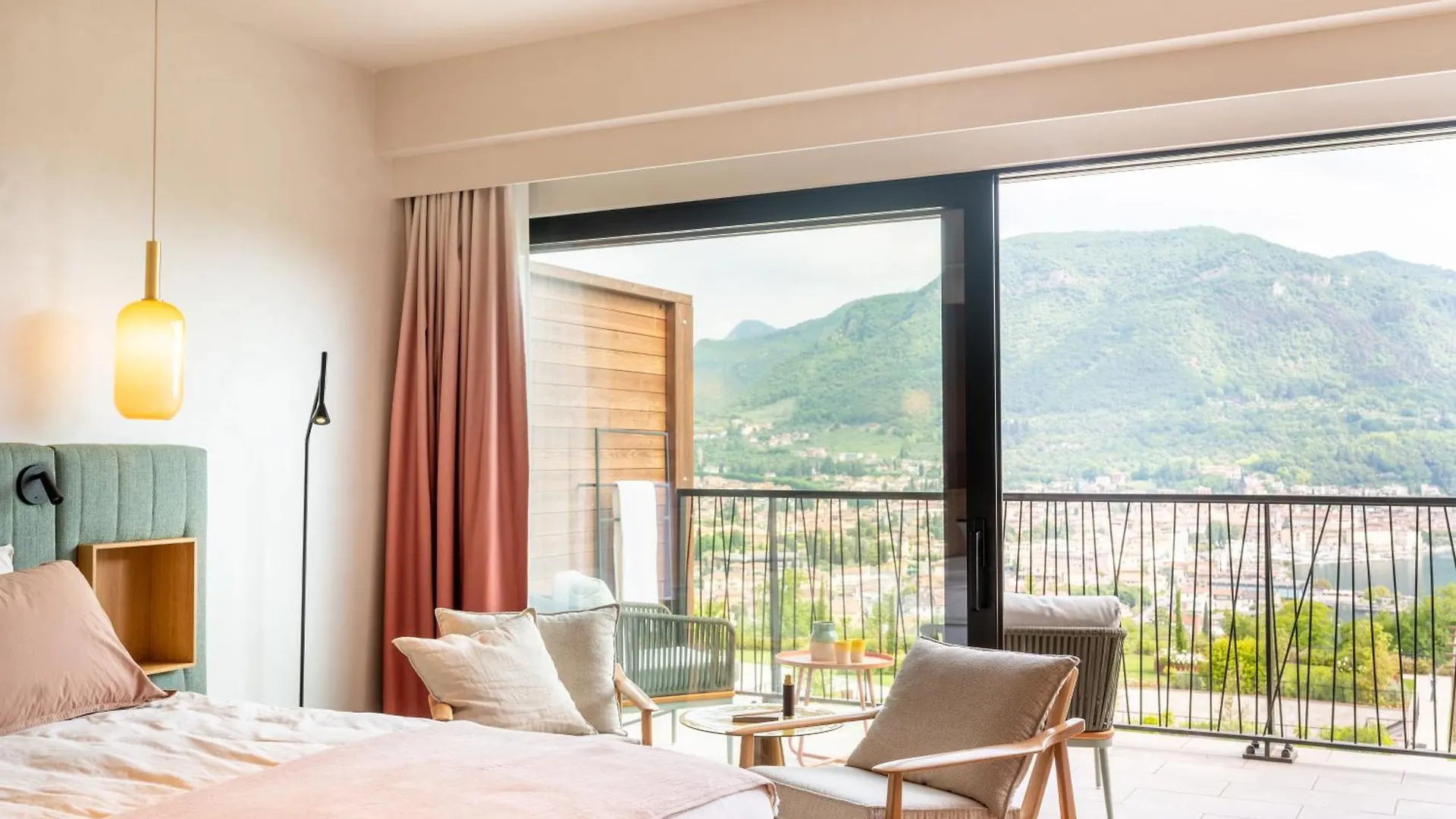 L'Affetto sul Lago di Garda Salò Italia